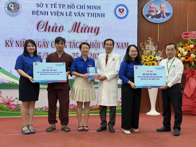 C&ocirc;ng t&aacute;c x&atilde; hội trong bệnh viện: &ldquo;Nhịp cầu nh&acirc;n &aacute;i&rdquo; v&agrave; h&agrave;nh tr&igrave;nh 10 năm khẳng định vị thế chuy&ecirc;n nghiệp- Ảnh 2.