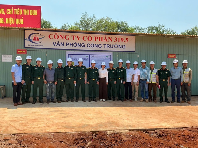 Lan tỏa sức trẻ 319 tr&ecirc;n những c&ocirc;ng tr&igrave;nh nơi bi&ecirc;n giới - Ảnh 9.