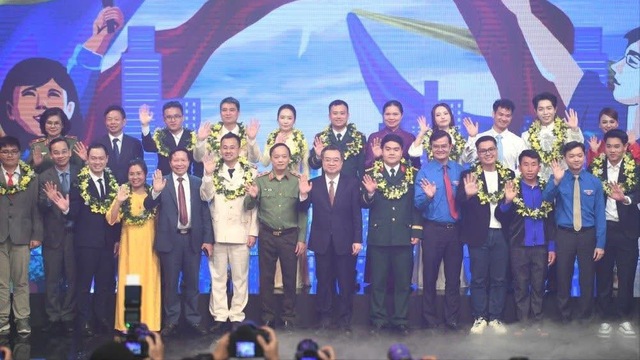 Kh&aacute;t vọng Việt Nam: Vinh danh 10 Gương mặt trẻ ti&ecirc;u biểu năm 2025 &ndash; Những &ldquo;hạt nh&acirc;n&rdquo; l&agrave;m chủ kỷ nguy&ecirc;n mới - Ảnh 5.