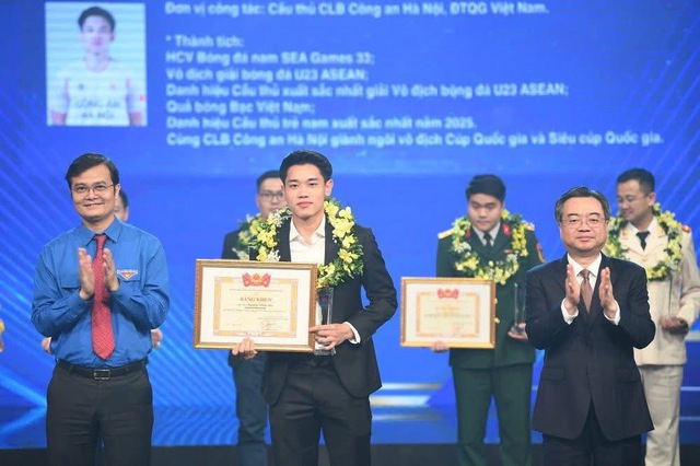 Kh&aacute;t vọng Việt Nam: Vinh danh 10 Gương mặt trẻ ti&ecirc;u biểu năm 2025 &ndash; Những &ldquo;hạt nh&acirc;n&rdquo; l&agrave;m chủ kỷ nguy&ecirc;n mới - Ảnh 2.