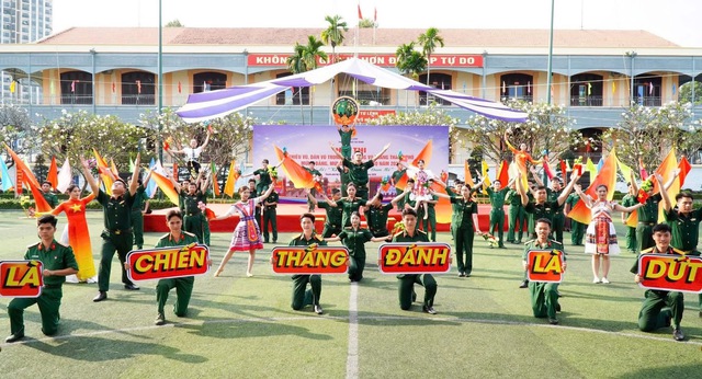 Tuổi trẻ Lực lượng vũ trang Th&agrave;nh phố Hồ Ch&iacute; Minh: Tiếp lửa truyền thống anh h&ugrave;ng, xứng danh Bộ đội cụ Hồ - Ảnh 4.