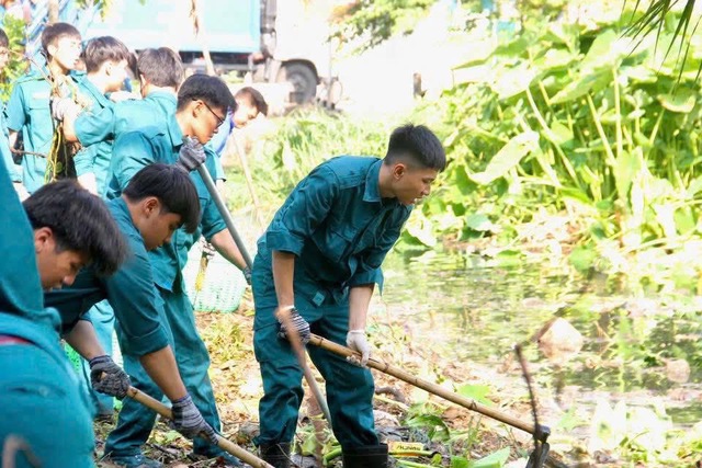 Tuổi trẻ Lực lượng vũ trang Th&agrave;nh phố Hồ Ch&iacute; Minh: Tiếp lửa truyền thống anh h&ugrave;ng, xứng danh Bộ đội cụ Hồ - Ảnh 6.