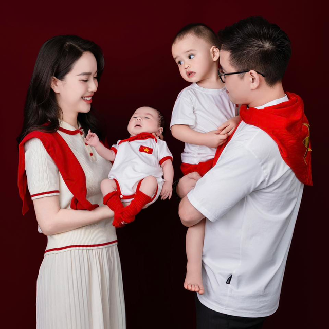 Chọn bình yên bên gia đình thay vì hào quang Hoa hậu: Nữ MC lấy chồng Tiến sĩ, cuộc sống như phú bà trong dinh thự 9 tầng ở Hà Nội- Ảnh 3. Chọn bình yên bên gia đình thay vì hào quang Hoa hậu: Nữ MC lấy chồng Tiến sĩ, cuộc sống như phú bà trong dinh thự 9 tầng ở Hà Nội- Ảnh 3.