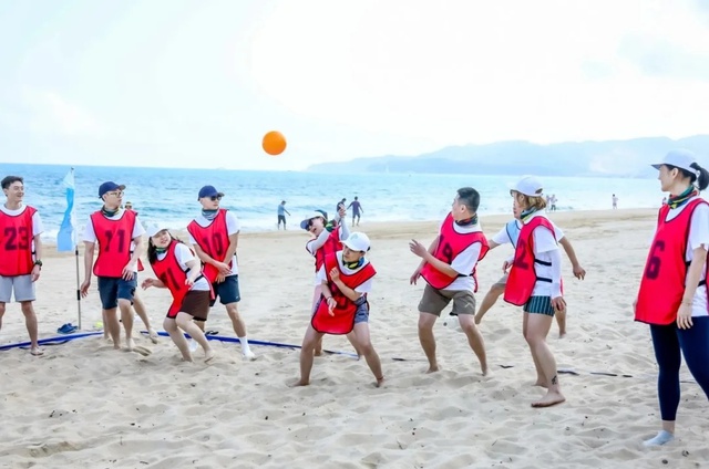 4 t&igrave;nh huống đồng nghiệp "rắn độc" lộ diện trong team building- Ảnh 1.