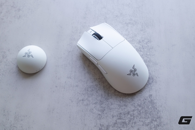 Tr&ecirc;n tay Razer Viper V4 Pro: Khi chuột esports tiến gần hơn tới giới hạn &ldquo;kh&ocirc;ng độ trễ&rdquo;- Ảnh 15.