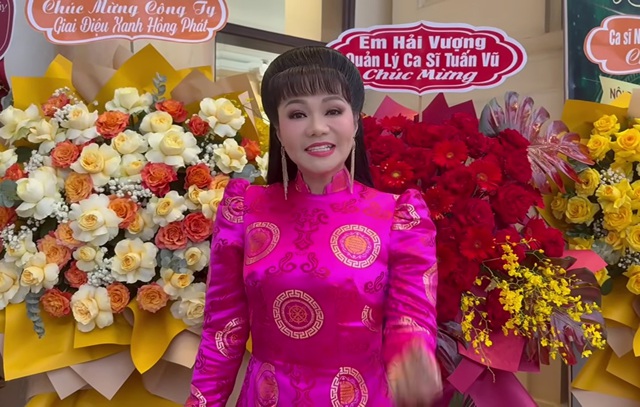 Nữ NSƯT miền Nam vừa từ Mỹ về nước đ&atilde; bay ra H&agrave; Nội l&agrave;m một việc quan trọng- Ảnh 1.