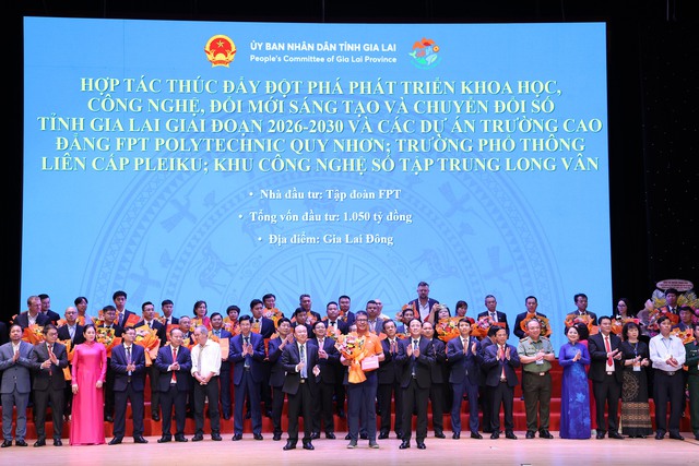 FPT đề xuất c&ugrave;ng Gia Lai x&acirc;y dựng trung t&acirc;m AI, đầu tư hạ tầng c&ocirc;ng nghệ v&agrave; gi&aacute;o dục- Ảnh 1.