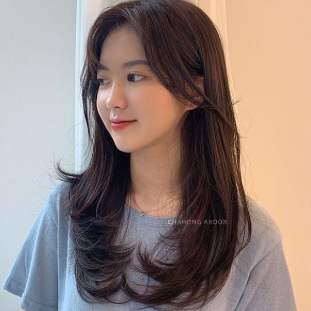 T&oacute;c layer nữ cho mặt tr&ograve;n: 5 kiểu gi&uacute;p gọn mặt ngay tức th&igrave; - Ảnh 6.