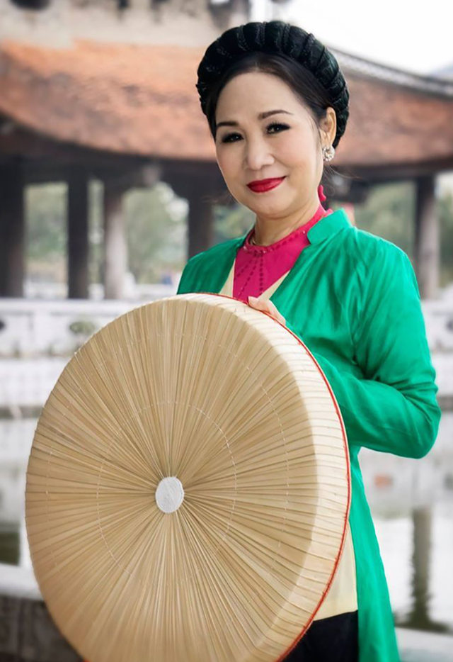 Nữ NSND duy nhất ứng cử đại biểu Quốc hội khoá XVI: Giám đốc Nhà hát nhận bằng khen Thủ tướng, sự nghiệp cả nước ngưỡng mộ - Ảnh 1.