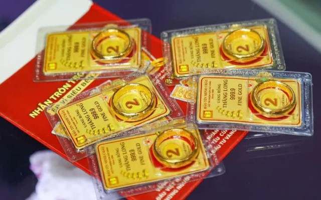 Sự day dứt của người mua v&agrave;ng- Ảnh 2.
