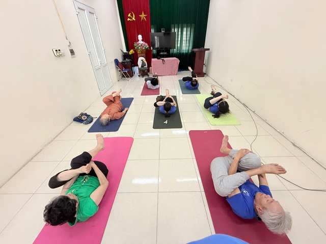 Tập yoga &ndash; N&acirc;ng cao thể chất &ndash; Tr&agrave;n đầy năng lượng - Ảnh 1.