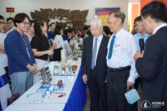 Từ k&yacute; ức đến kh&aacute;t vọng: H&agrave;nh tr&igrave;nh 85 năm truyền thống, 30 năm ph&aacute;t triển của Trường ĐH Khoa học Tự nhi&ecirc;n   - Ảnh 2.