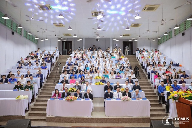 Từ k&yacute; ức đến kh&aacute;t vọng: H&agrave;nh tr&igrave;nh 85 năm truyền thống, 30 năm ph&aacute;t triển của Trường ĐH Khoa học Tự nhi&ecirc;n   - Ảnh 4.