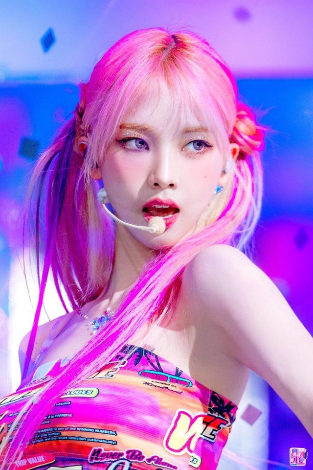 Đại mỹ nhân được chọn làm tiêu chuẩn cho vẻ đẹp AI: Dáng vóc gợi cảm chuẩn đồng hồ cát, dìm đến mấy cũng không xấu nổi- Ảnh 5. Đại mỹ nhân được chọn làm tiêu chuẩn cho vẻ đẹp AI: Dáng vóc gợi cảm chuẩn đồng hồ cát, dìm đến mấy cũng không xấu nổi- Ảnh 5.