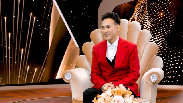 Nam ca sĩ 51 tuổi chua x&oacute;t: "C&ocirc; ấy sang nước ngo&agrave;i, y&ecirc;u ch&iacute;nh bạn c&ugrave;ng trường với t&ocirc;i"- Ảnh 1.