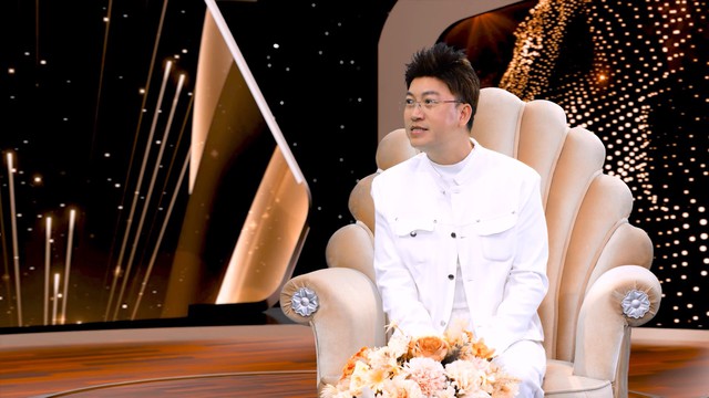 Nam ca sĩ 51 tuổi chua x&oacute;t: "C&ocirc; ấy sang nước ngo&agrave;i, y&ecirc;u ch&iacute;nh bạn c&ugrave;ng trường với t&ocirc;i"- Ảnh 2.