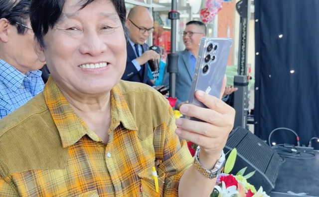 Đan Trường và vợ cũ mở đại tiệc tại Mỹ, ông bầu Hoàng Tuấn từ Việt Nam bay sang- Ảnh 2. Đan Trường và vợ cũ mở đại tiệc tại Mỹ, ông bầu Hoàng Tuấn từ Việt Nam bay sang- Ảnh 2.