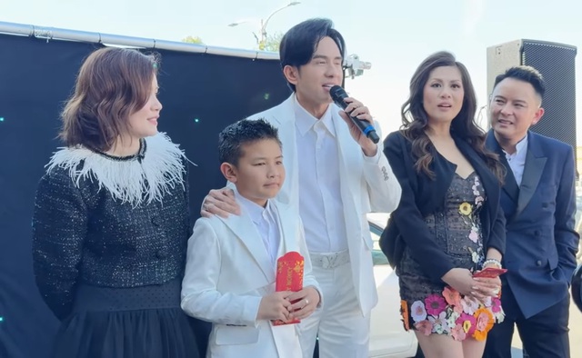 Đan Trường và vợ cũ mở đại tiệc tại Mỹ, ông bầu Hoàng Tuấn từ Việt Nam bay sang- Ảnh 1. Đan Trường và vợ cũ mở đại tiệc tại Mỹ, ông bầu Hoàng Tuấn từ Việt Nam bay sang- Ảnh 1.