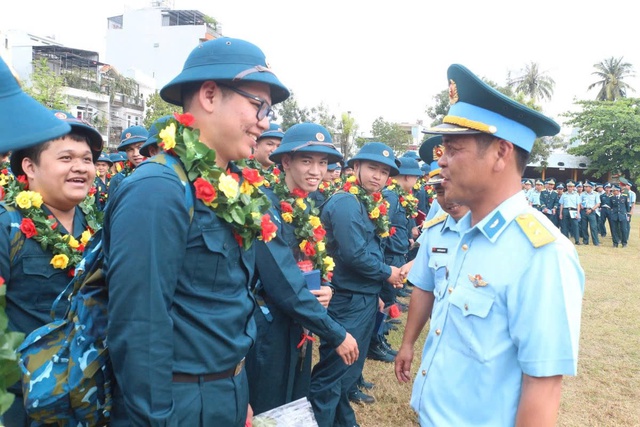 Sư đo&agrave;n 372 tiếp nhận chiến sĩ mới năm 2026 - Ảnh 2.