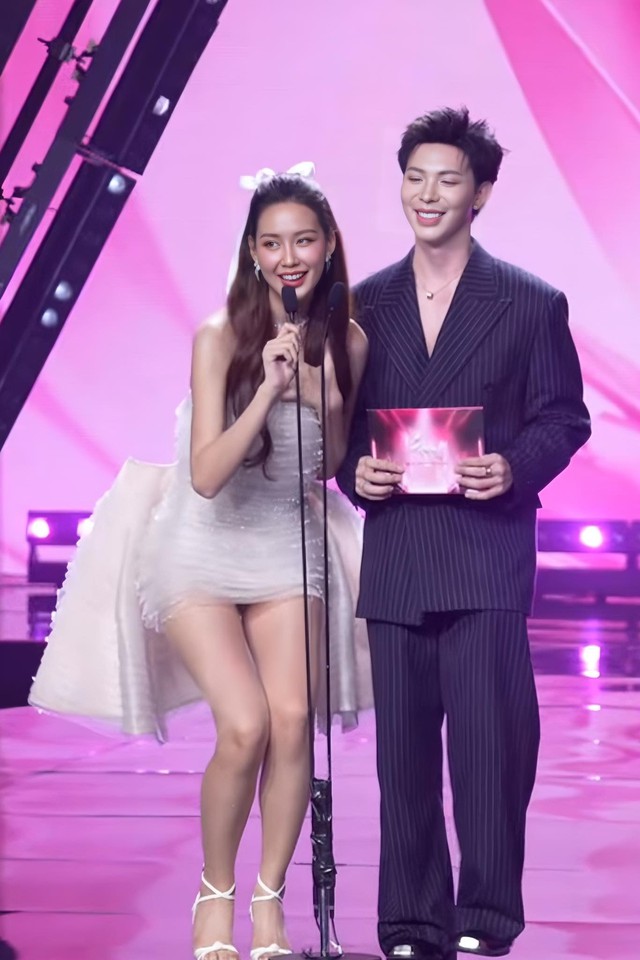 Mỹ nh&acirc;n Việt cao gần 1m9 c&oacute; ba l&agrave; Đại t&aacute; qu&acirc;n đội, sở hữu 1 thứ m&agrave; chưa ai trong showbiz đọ lại- Ảnh 2.