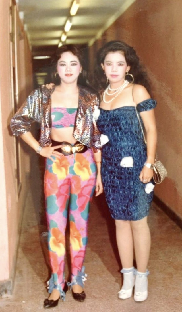 "Hôm nay con ra đi, tim cô như thắt lại, con còn trẻ quá Kasim ơi, bỏ mẹ Phương lại, bỏ vợ con của con lại" - Ảnh 2.