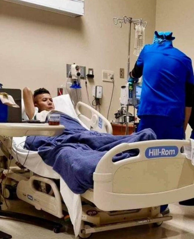 "Hôm nay con ra đi, tim cô như thắt lại, con còn trẻ quá Kasim ơi, bỏ mẹ Phương lại, bỏ vợ con của con lại" - Ảnh 3.