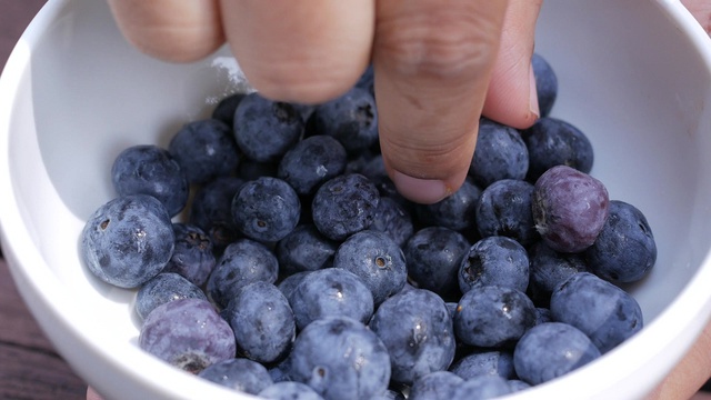 Kh&ocirc;ng ăn tinh bột, gần như bỏ cả tr&aacute;i c&acirc;y nhưng đường huyết vẫn cao: B&aacute;c sĩ chỉ ra nguy&ecirc;n nh&acirc;n nhiều người gầy đang gặp phải - Ảnh 3.