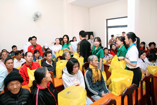 Herbalife Việt Nam tiếp tục tổ thức chương trình “Xuân Yêu Thương” 2026 cho trẻ em và người cao tuổi có hoàn cảnh khó khăn tại các Trung tâm Casa Herbalife trên toàn quốc - Ảnh 5.