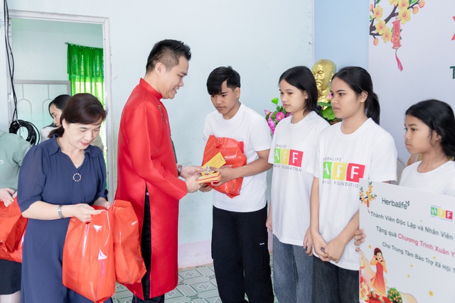Herbalife Việt Nam tiếp tục tổ thức chương trình “Xuân Yêu Thương” 2026 cho trẻ em và người cao tuổi có hoàn cảnh khó khăn tại các Trung tâm Casa Herbalife trên toàn quốc - Ảnh 8.