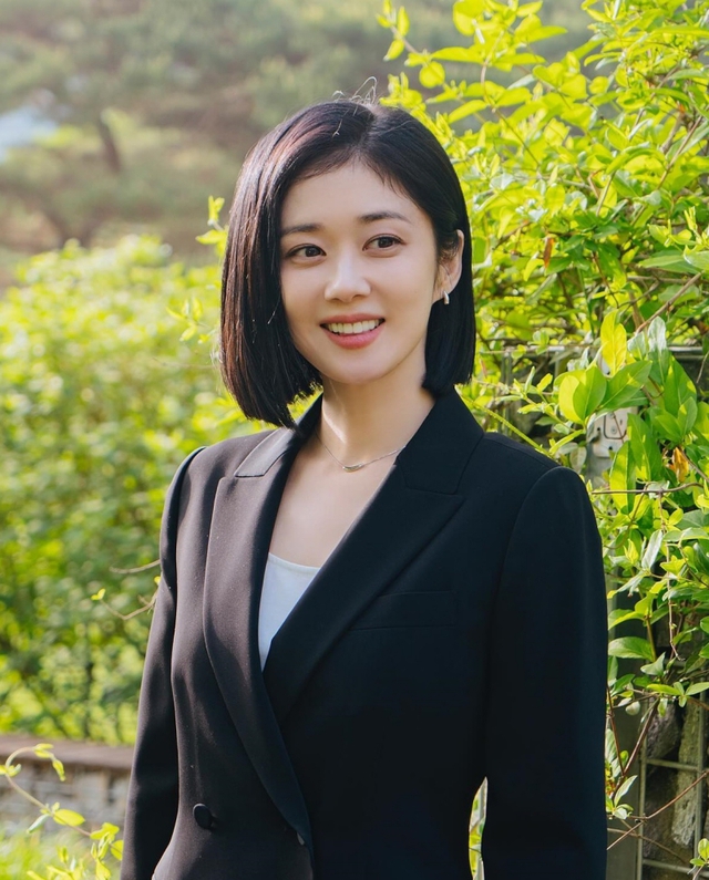 Phụ nữ 40+ c&oacute; n&ecirc;n cắt t&oacute;c layer? Chuy&ecirc;n gia tạo mẫu n&oacute;i g&igrave; - Ảnh 7.