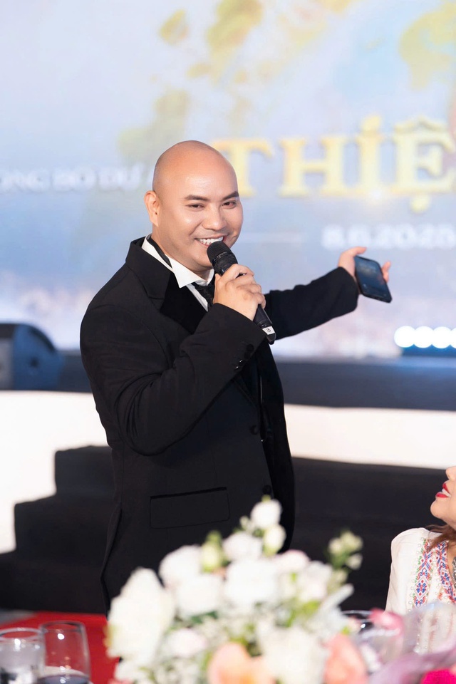 Một nam ca nhạc sĩ thần tượng Đan Trường, ảnh treo đầy nh&agrave;, được thần tượng l&agrave;m cho điều n&agrave;y- Ảnh 1.