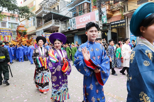 Vũ Trung Lương &ndash; Người mẫu trẻ đảm nhận vị tr&iacute; First Face mở m&agrave;n đ&ecirc;m thời trang tại Lễ hội Đền Tả Phủ, Lạng Sơn  - Ảnh 3.