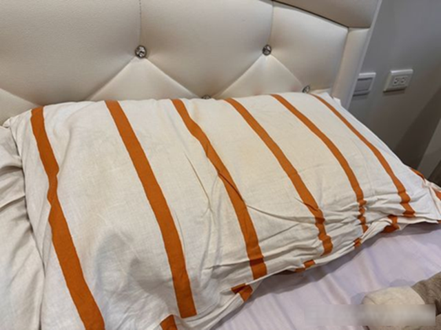 Không phải gối, bác sĩ tiết lộ "thứ bẩn nhất" trên giường ngủ của bạn - Ảnh 1.