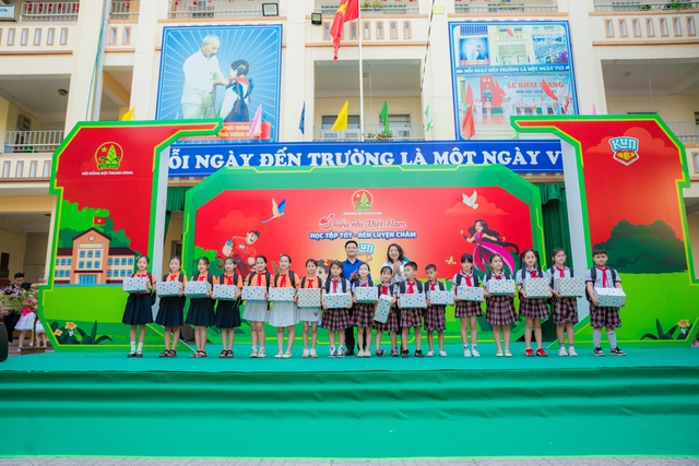 1.500 thiếu nhi tham dự ng&agrave;y hội &ldquo;Thiếu nhi Việt Nam - Học tập tốt, r&egrave;n luyện chăm&rdquo; tại tỉnh Nghệ An - Ảnh 4.