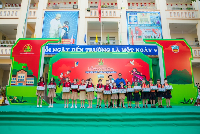 1.500 thiếu nhi tham dự ng&agrave;y hội &ldquo;Thiếu nhi Việt Nam - Học tập tốt, r&egrave;n luyện chăm&rdquo; tại tỉnh Nghệ An - Ảnh 3.