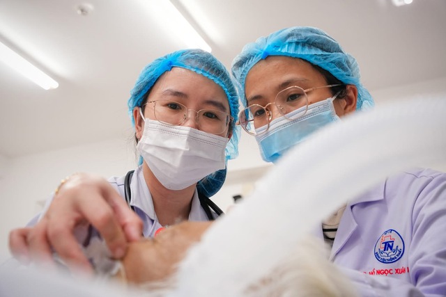 Cuộc đua kỳ tích với tử thần: cứu sống người đàn ông ngộ độc sau 6 ngày nguy kịch tại Bệnh viện Thống Nhất - Ảnh 3.