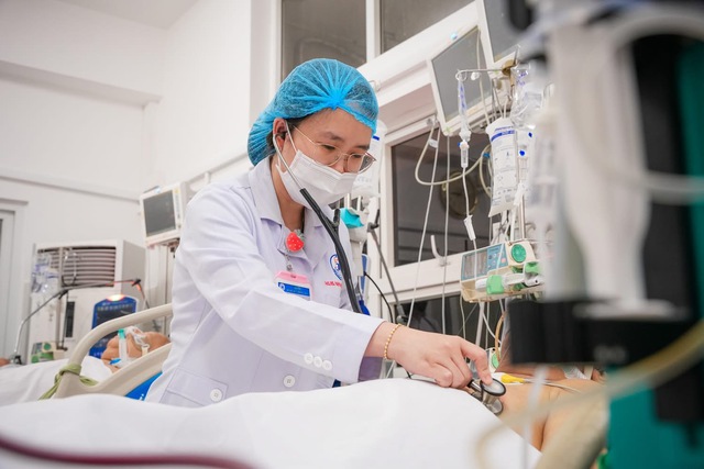 Cuộc đua kỳ tích với tử thần: cứu sống người đàn ông ngộ độc sau 6 ngày nguy kịch tại Bệnh viện Thống Nhất - Ảnh 2.