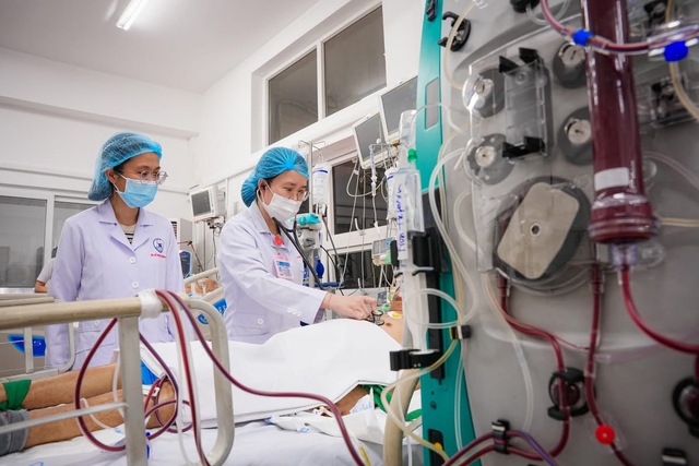 Cuộc đua kỳ tích với tử thần: cứu sống người đàn ông ngộ độc sau 6 ngày nguy kịch tại Bệnh viện Thống Nhất - Ảnh 4.