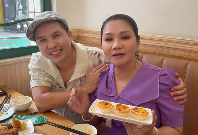 Nữ NSƯT từ Mỹ về gặp con trai 1 nữ NSND nổi tiếng: Khẳng định không nói xấu ai- Ảnh 1. Nữ NSƯT từ Mỹ về gặp con trai 1 nữ NSND nổi tiếng: Khẳng định không nói xấu ai- Ảnh 1.