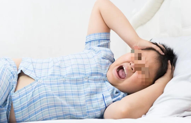 "Sốc nặng" với ch&agrave;ng trai 24 tuổi nhưng 13 năm bị sinh vật sống "gặm nhấm" n&atilde;o, g&acirc;y t&agrave;n tật: Gắp ra ngo&agrave;i c&ograve;n ngoe nguẩy- Ảnh 1.