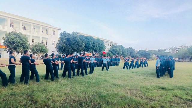 Để gi&aacute;o dục ch&iacute;nh trị, tư tưởng s&aacute;t hơn với bộ đội - Ảnh 4.