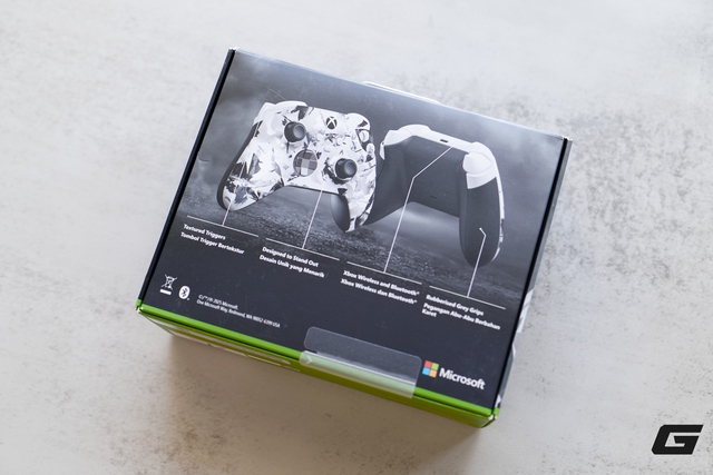 Tr&ecirc;n tay Xbox Storm Breaker Special Edition: chiến binh &ldquo;hắc bạch&rdquo; gi&uacute;p g&oacute;c gaming trở n&ecirc;n nổi bật hơn - Ảnh 2.