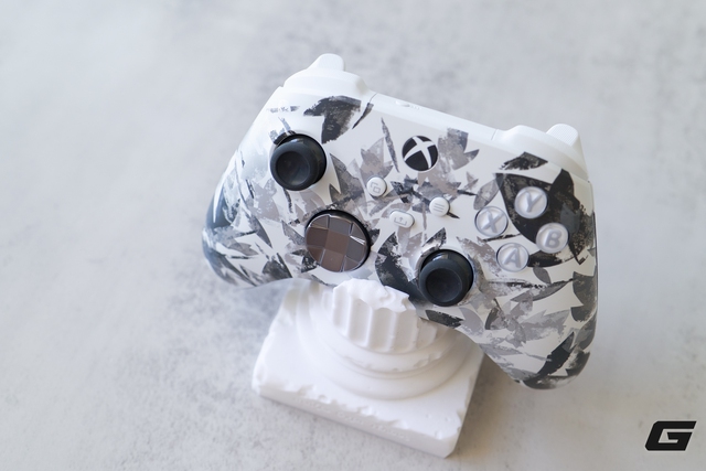 Tr&ecirc;n tay Xbox Storm Breaker Special Edition: chiến binh &ldquo;hắc bạch&rdquo; gi&uacute;p g&oacute;c gaming trở n&ecirc;n nổi bật hơn - Ảnh 13.