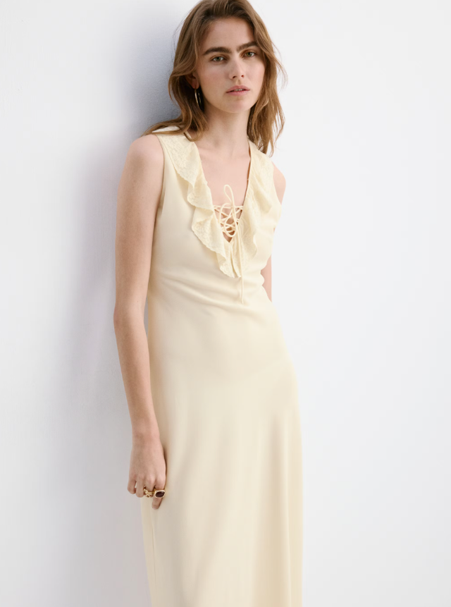 Vì sao váy trắng luôn là “quân bài đắt giá” khi đi biển? - Ảnh 11.