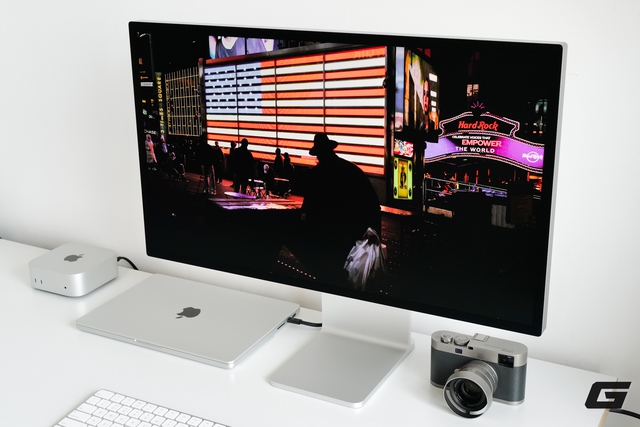 Tr&ecirc;n b&agrave;n Apple Studio Display XDR nano-texture: D&ugrave;ng rồi mới hiểu v&igrave; sao m&agrave;n h&igrave;nh Apple lu&ocirc;n c&oacute; sức h&uacute;t ri&ecirc;ng - Ảnh 32.