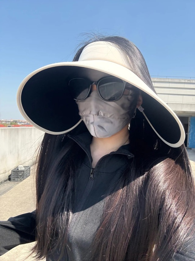 Đi l&agrave;m 8 tiếng ngồi trong văn ph&ograve;ng, v&igrave; sao da vẫn sạm đi?- Ảnh 2.