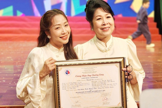 Nữ NSƯT từ &Uacute;c về nước: "Qu&ecirc; hương th&igrave; chỉ c&oacute; một"- Ảnh 2.