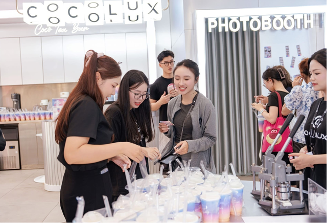 CongB &ldquo;b&ugrave;ng ch&aacute;y&rdquo; tại sự kiện Cocolux x 3CE: Gen Z phủ k&iacute;n flagship Cocolux - Ảnh 5.