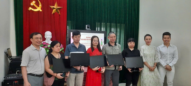 &Acirc;m nhạc x&oacute;a nh&ograve;a mọi khoảng c&aacute;ch - Những t&acirc;m hồn s&aacute;ng m&atilde;i giữa kh&ocirc;ng gian "trải nghiệm b&oacute;ng tối" - Ảnh 3.