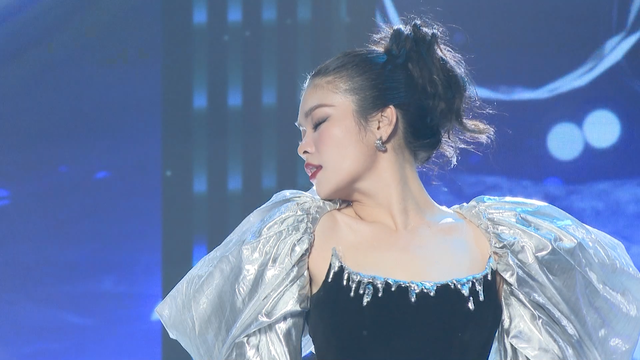 Nữ ca sĩ bỏ việc văn ph&ograve;ng đi h&aacute;t: "S&aacute;ng ngủ dậy, t&ocirc;i l&ecirc;n cơn sốt cao"- Ảnh 2.